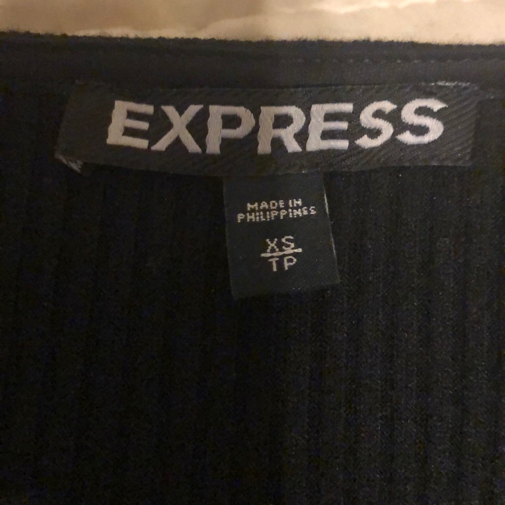 Express crop top! - Picture 3 of 3